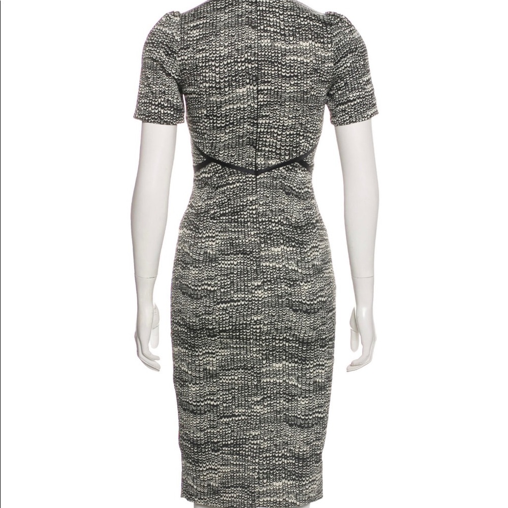 Dresses - Picture 3 of 3